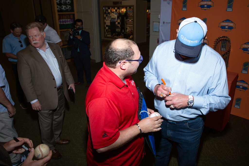 roger clemens signing